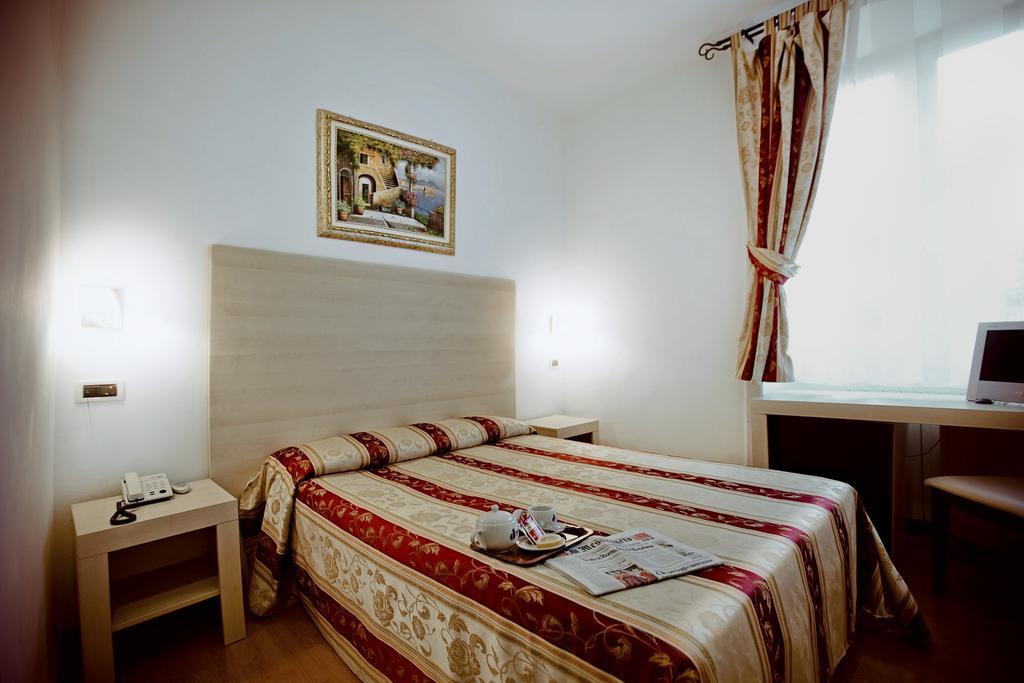 Hotel Saturnia Roma Cameră foto